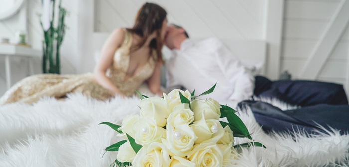 Ehebett: Welches das perfekte ist, 7 NoGos für Männer und 7 Tabus für Frauen für die Hochzeitsnacht ( Foto: Shutterstock-Galina Zhigalova )