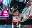 Kreative Genialität: Mobile Bar in Form eines Cocktail-Pferdeanhängers erobert die (Foto: AdobeStock - 242322187 master1305)