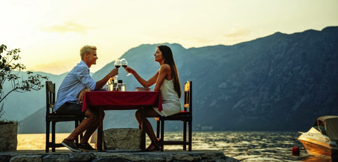 Unvergessliche Reisen zu den Bedeutendsten Hochzeitstagen: Wo Romantik und Erinnerungen aufeinandertreffen (Foto: AdobeStock - 634311418 – NDABCREATIVITY)