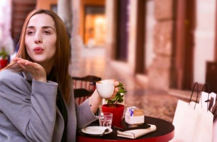 Toskanaurlaub: Der Kaffee weckt Erinnerungen an entspannte (Foto: AdobeStock 356485648  Marina)