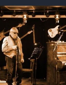 Bluesdoor live: Frische und authentische Musik am Samstag (Foto: Bioweingut Staffelter Hof)