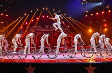 Heilbronner Weihnachtscircus feiert 25 Jahre mit spektakulärem internationalen (Foto: Charles Knie GmbH)