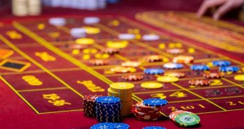 Landgericht Frankfurt erklärt unlizenzierte Online-Glücksspielverträge nichtig, Rückzahlung wird (Foto: AdobeStock - NastyaPhoto - 1720278531)